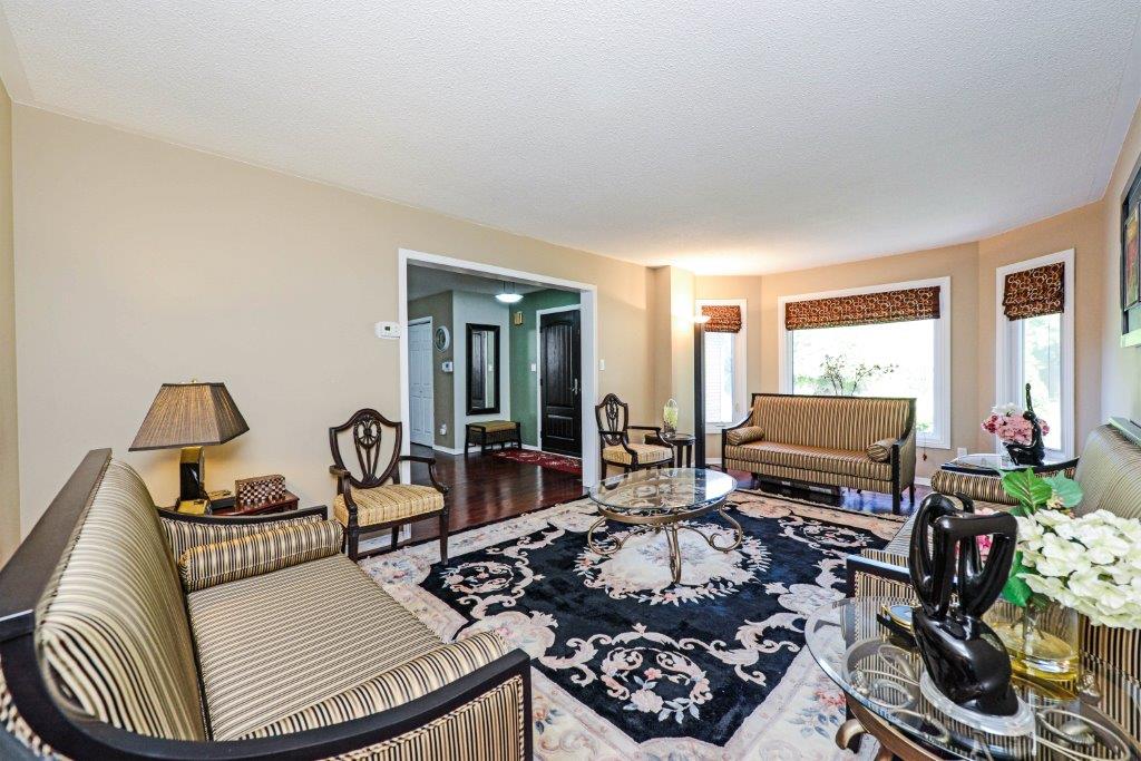 Oakville Executive Detached home listing mls winston churchill